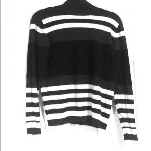 Turtle neck sweater maxes from Rayon and Nylon